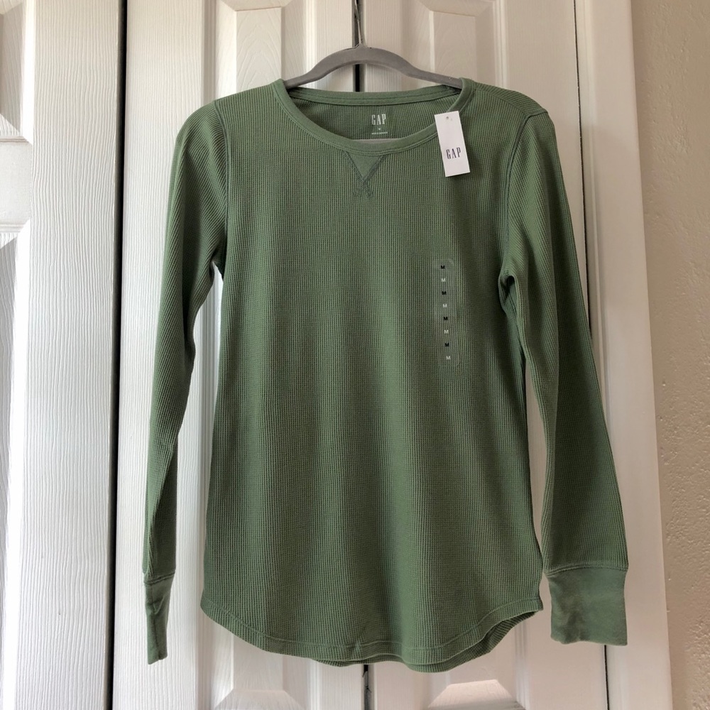 Gap olive green waffle knit long sleeved shirt.